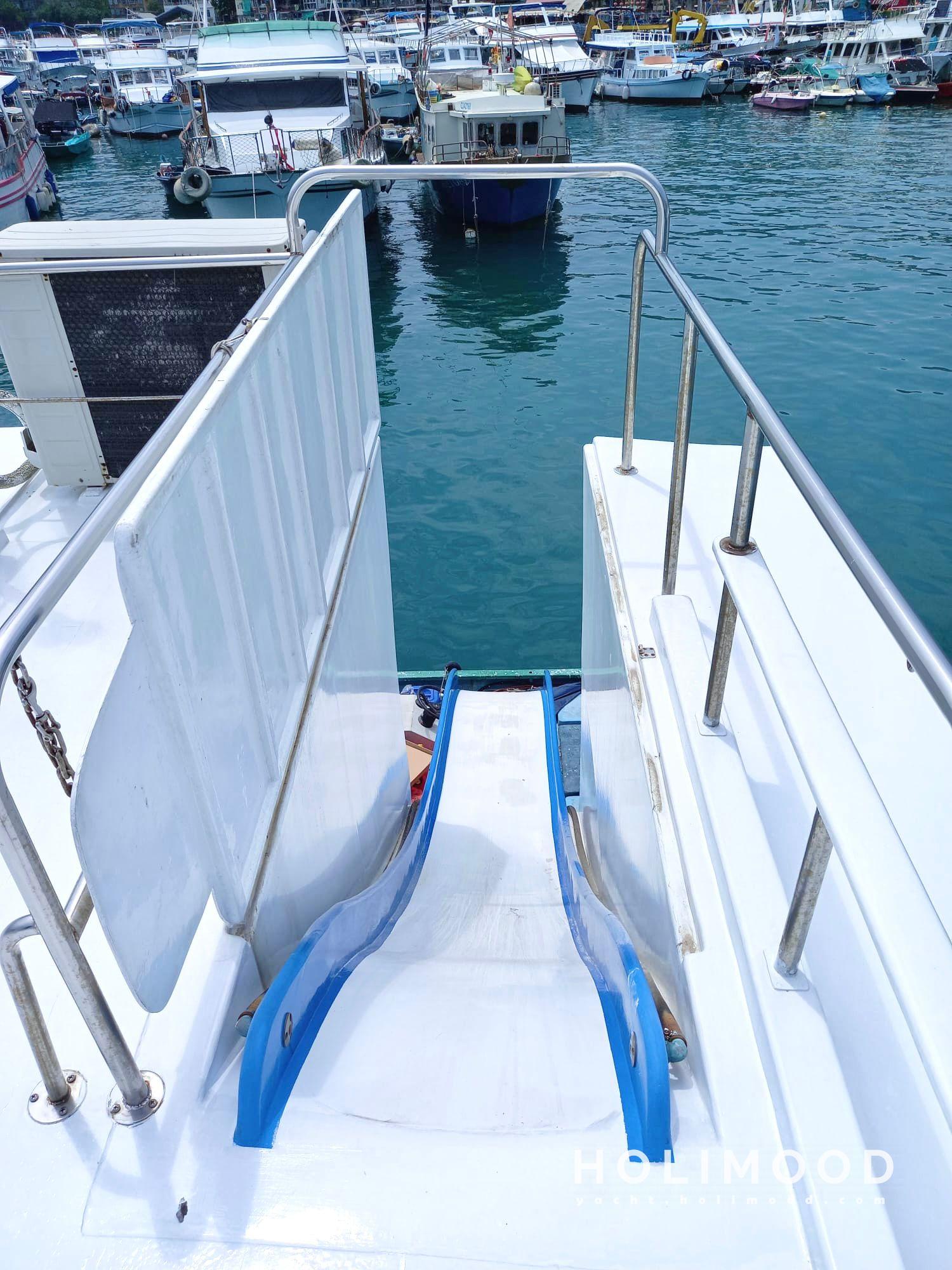 KV06 All-Inclusive Junk Party Package (Inc. Speedboat, floaties & lunch, pet friendly boat) 12