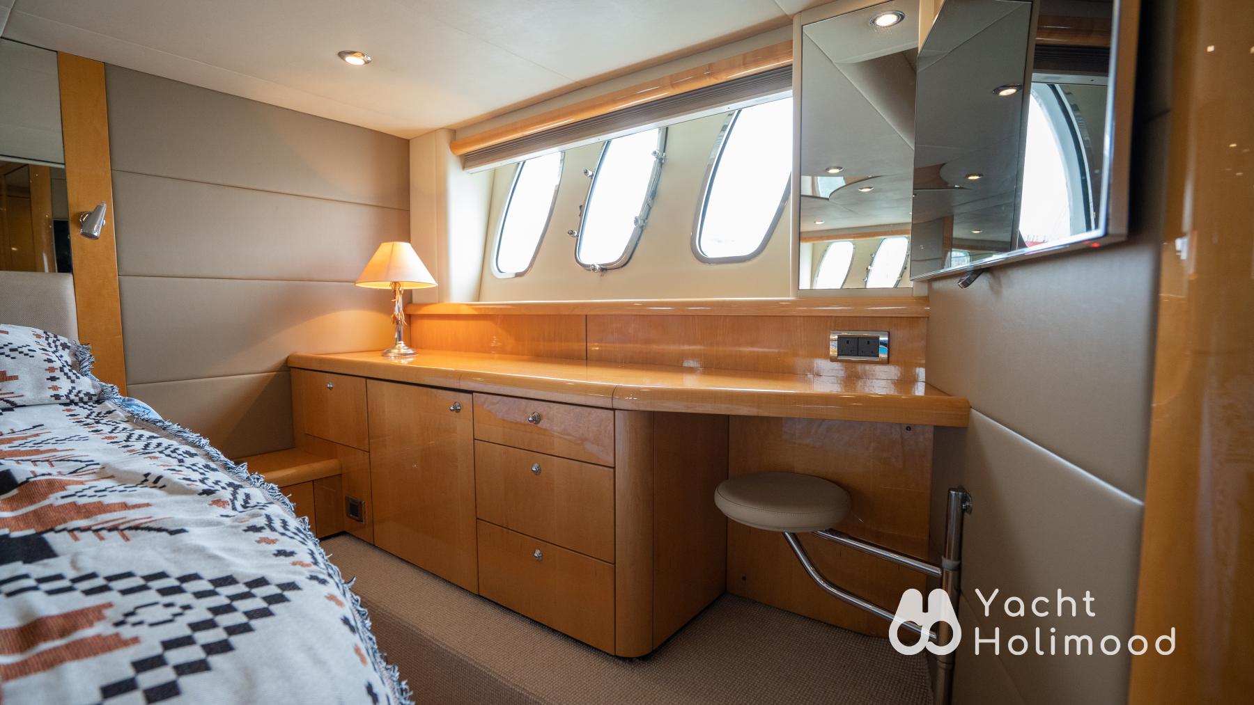 AT01 Luxury Yacht Built In UK, Best Choice for Yachting. ( With Wi-Fi , SUP, Floaties.) 23