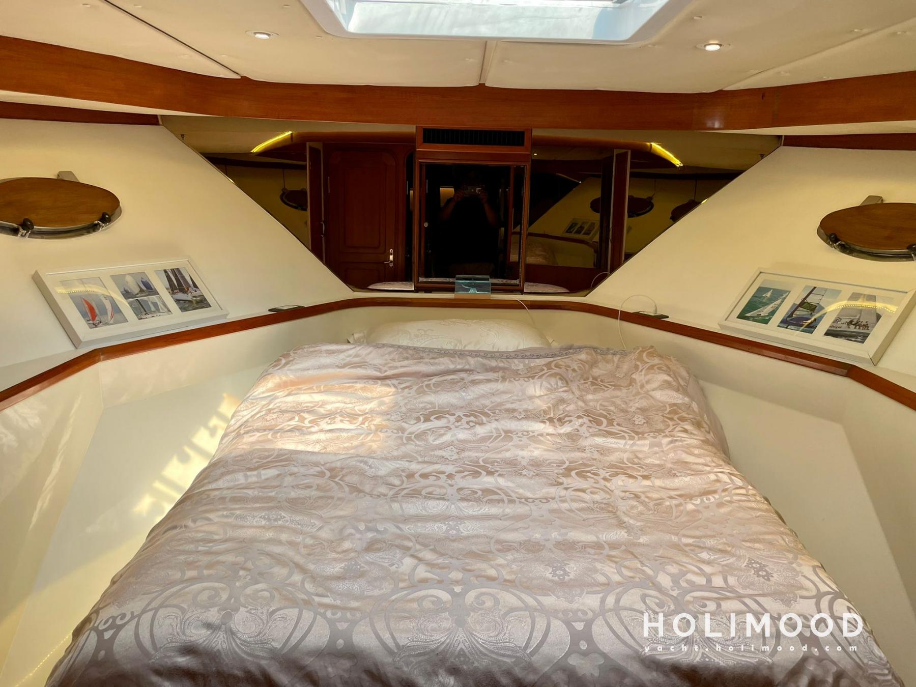 QY01 European style yacht for tailor-made Victoria harbour trip   (Tailor-made Birthday & Wedding service) 14