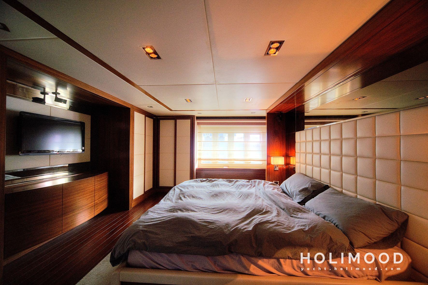 HN05 City Day Charter Luxury Yacht 9