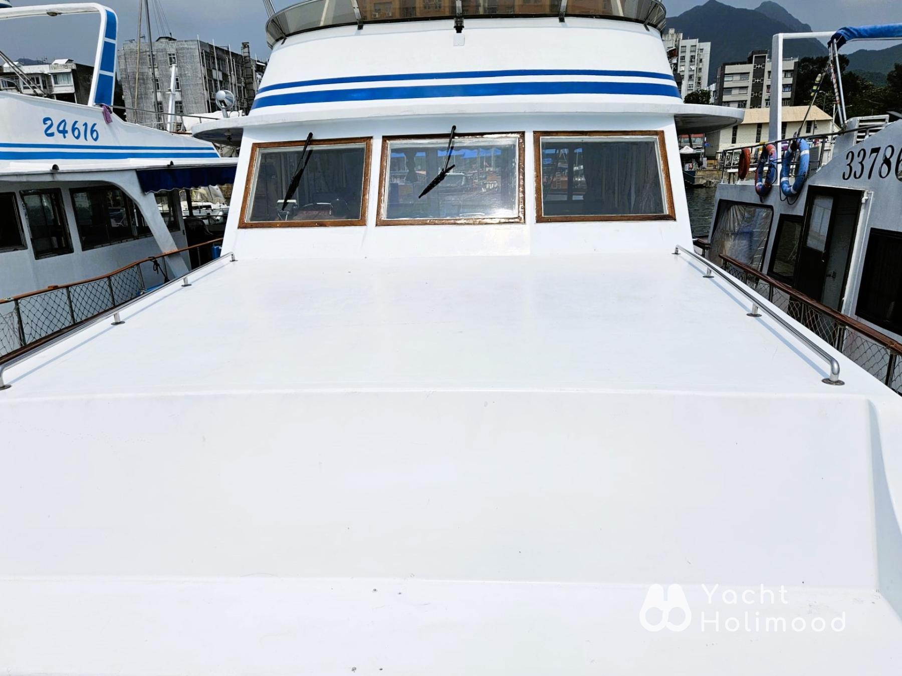 WK02 Sai Kung Day Charter Junk Boat (Included Lunch, speedboat banana boat & wakeboard, variety of water toys)  7