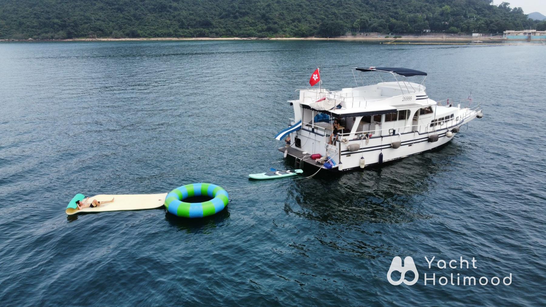 KV06 All-Inclusive Junk Party Package (Inc. Speedboat, floaties & lunch, pet friendly boat) 5