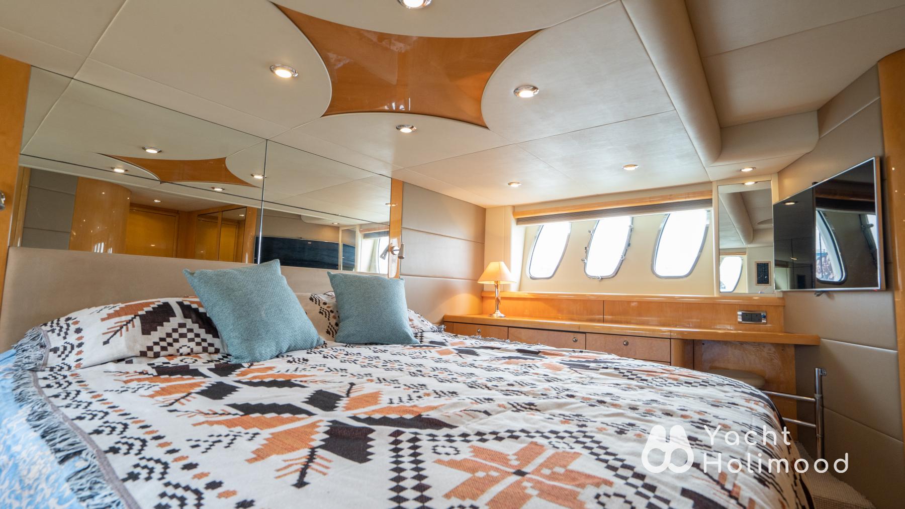 AT01 Luxury Yacht Built In UK, Best Choice for Yachting. ( With Wi-Fi , SUP, Floaties.) 21