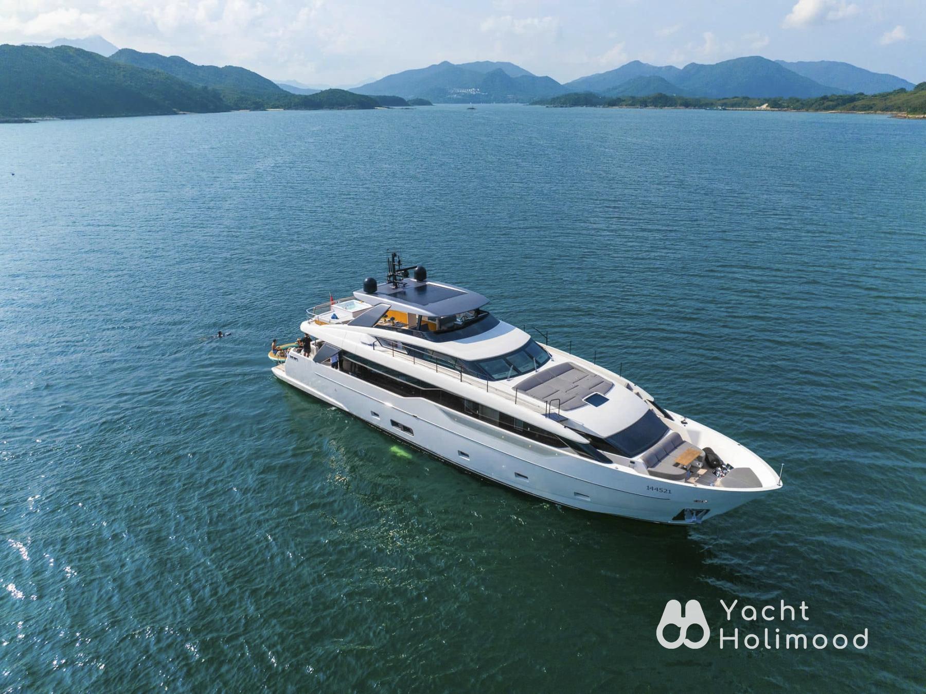 SI06 Tailored 4-Hour Extravagant Yacht Tour  5