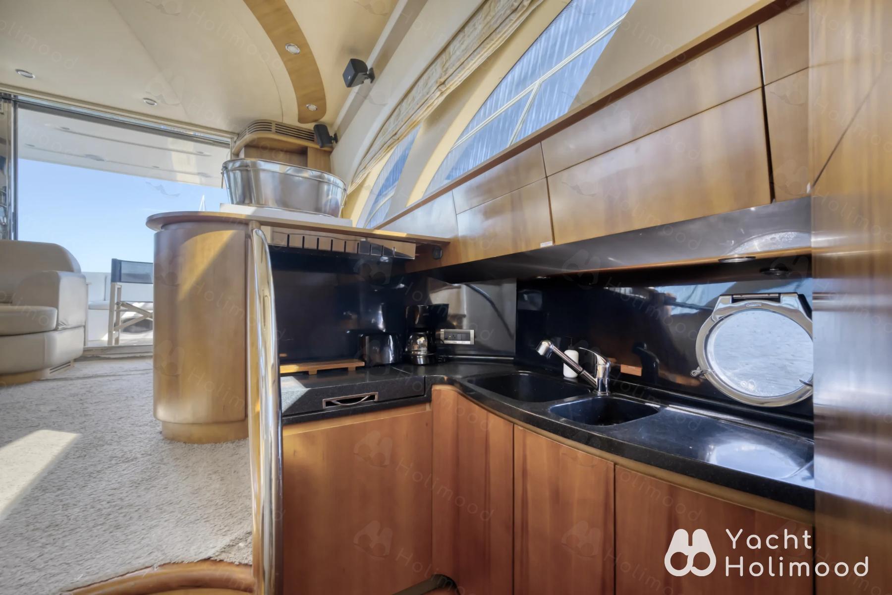 MT04 3 Hour Yacht Charter 8