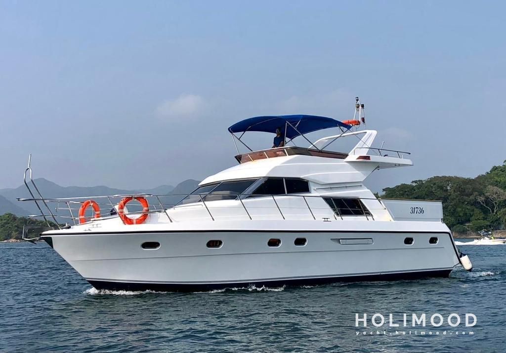 TW04 Sai Kung Day Charter Cruiser - Captain and crew fluent English and Cantonese, all water toys are included!  2