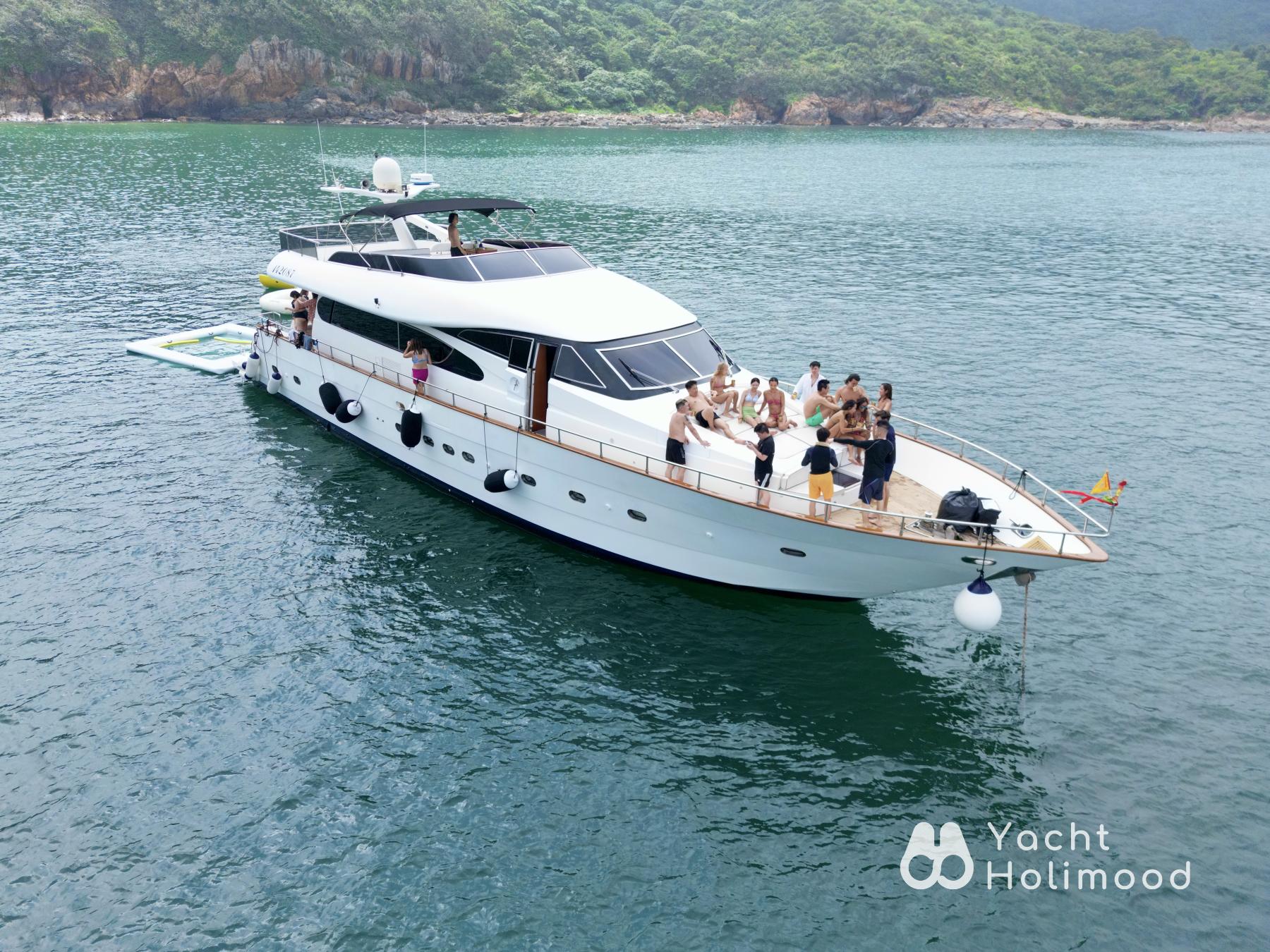 SL05 Luxury Yacht Night Charter 1