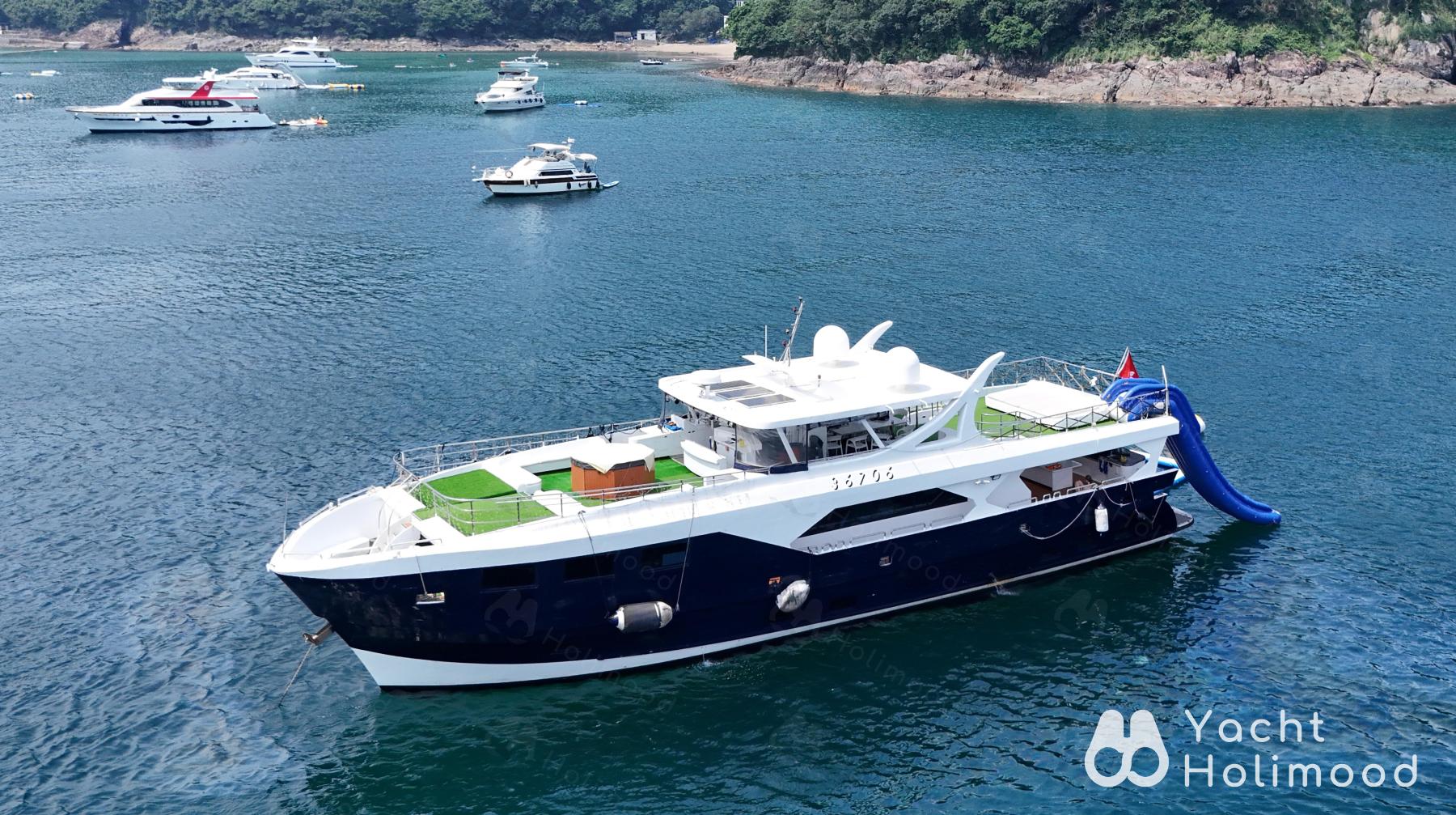 HF01  Mega Event Boat 8 Hour Charter  1