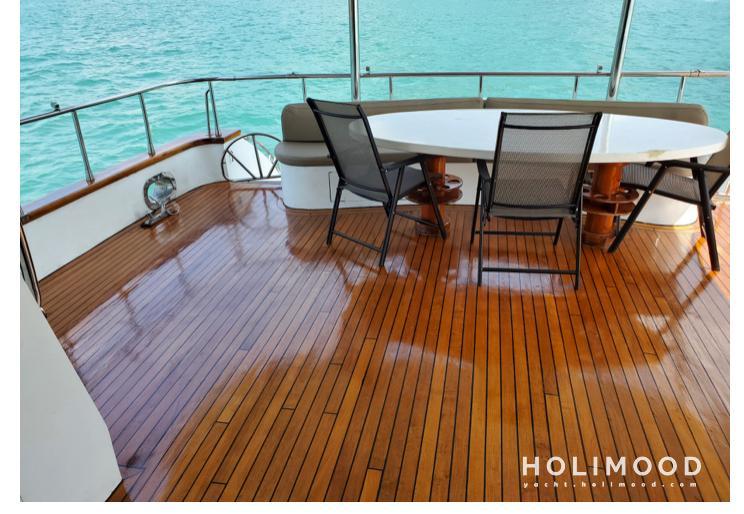 IE01 Luxury Cruiser Day Charter (Outdoor Sofa Area & Swimming Pool Options Available) 7