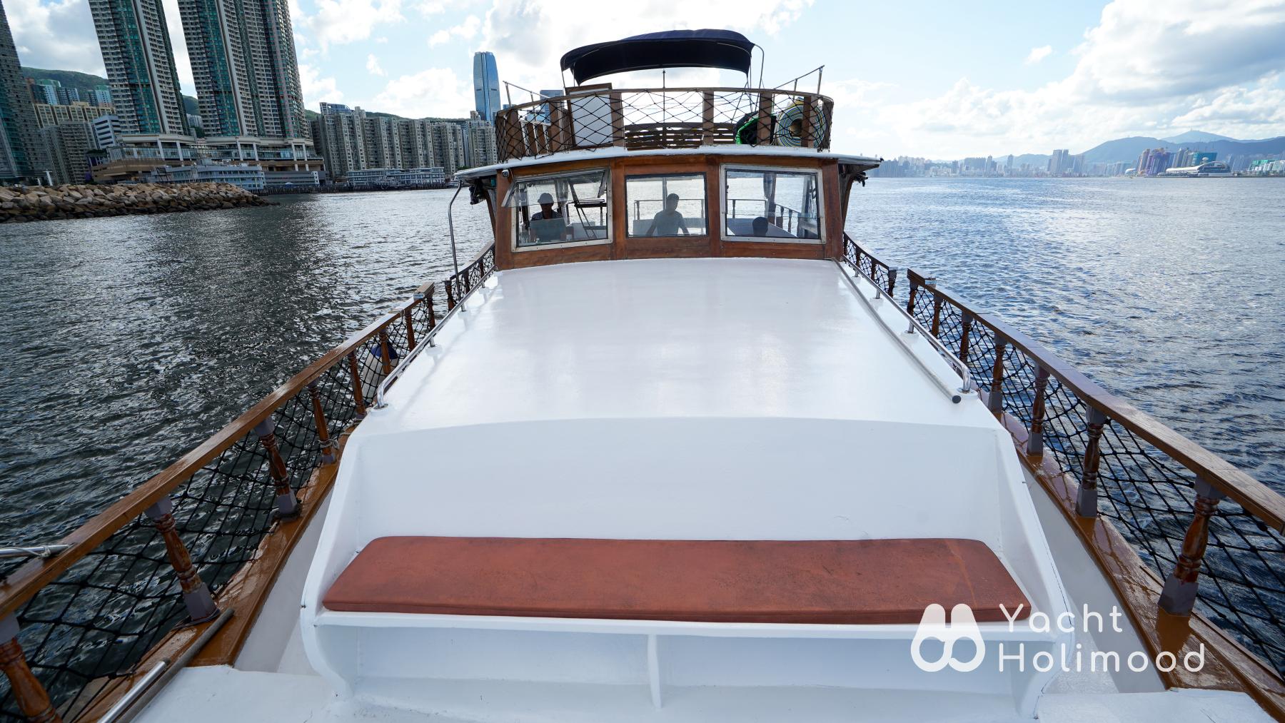 CP05 15 Pax Boat Party Package (Welcome DJ Party, Pick up in Victoria harbour))  6