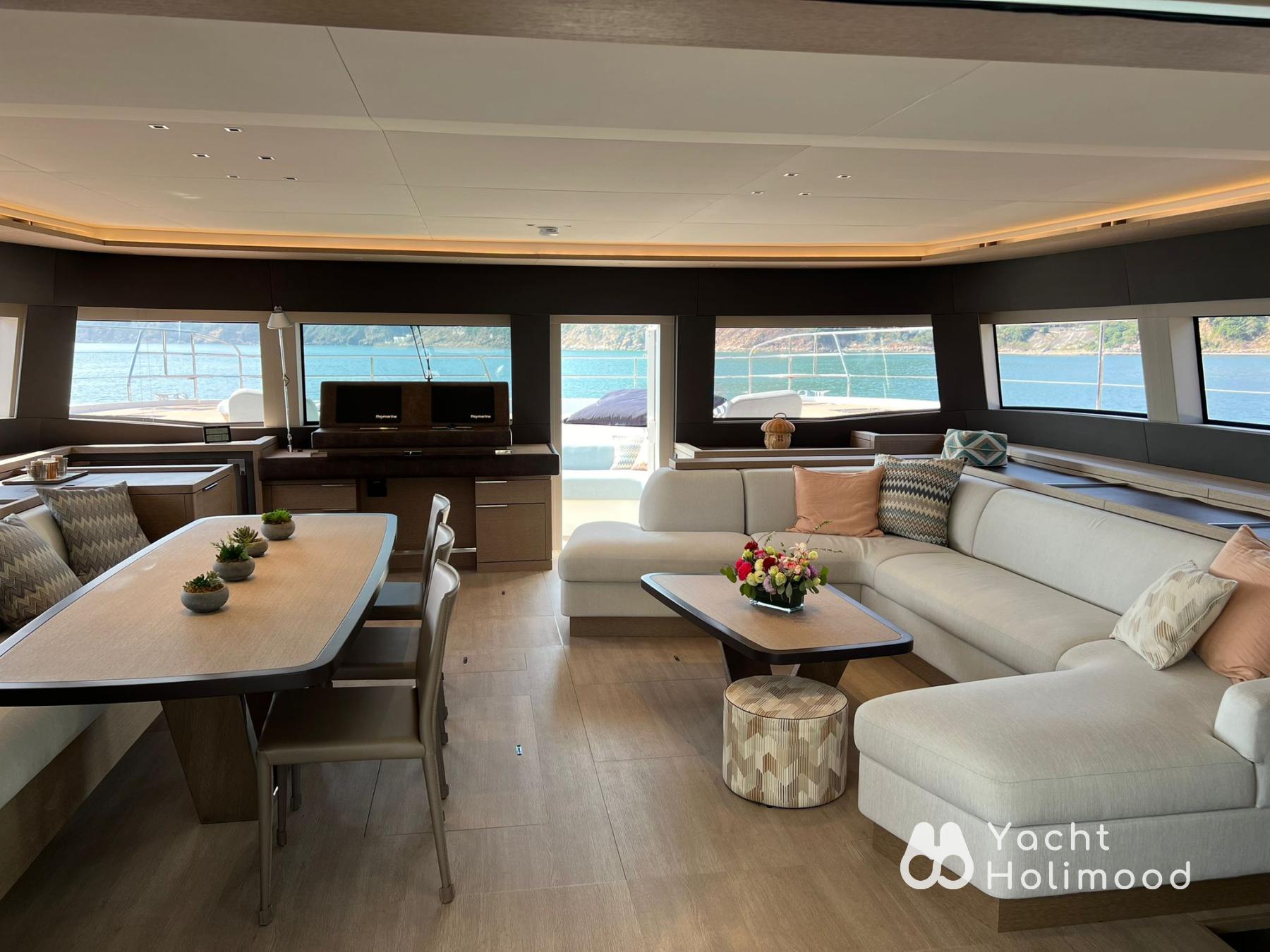SI02 Brand New, Ultra-Spacious Lagoon 67 Custom Yacht Experience 10