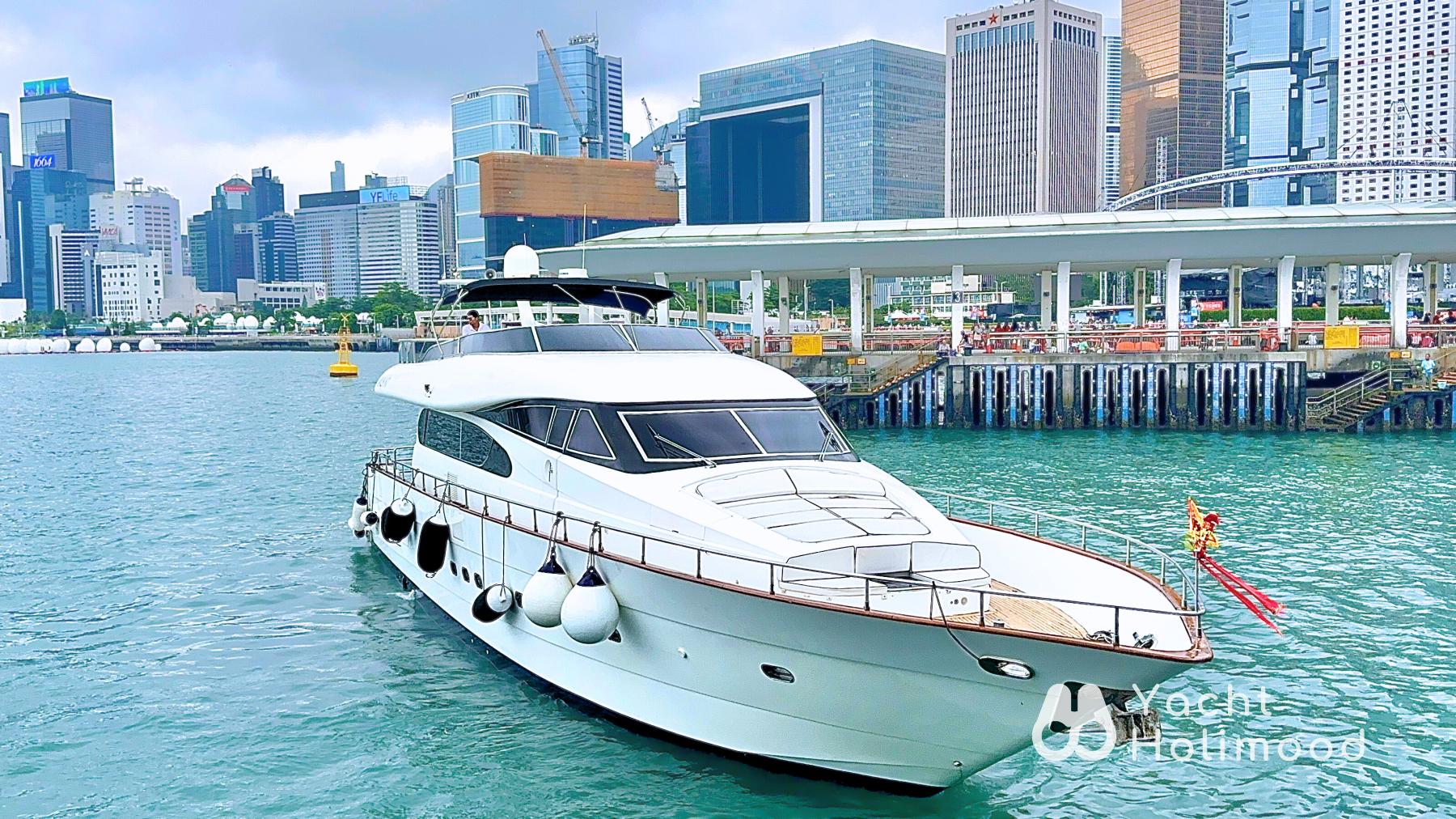 SL05 Luxury Yacht Night Charter 28
