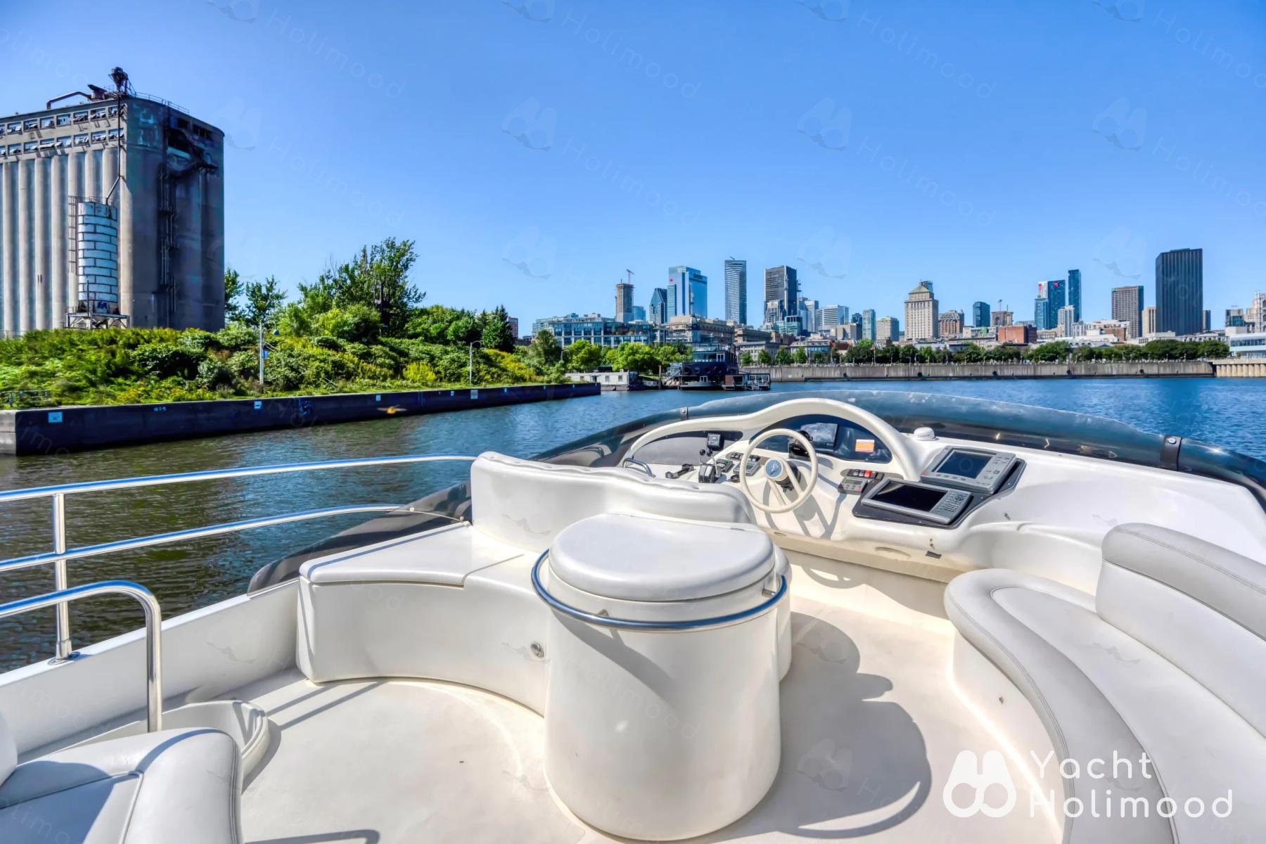 MT02 Yacht Charter Service 4