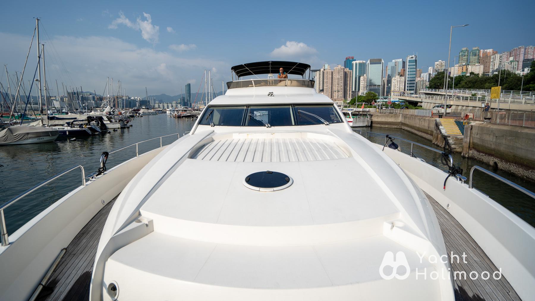 SL06 Luxury British Yacht Tailor Made Charter (6 hr up)  15