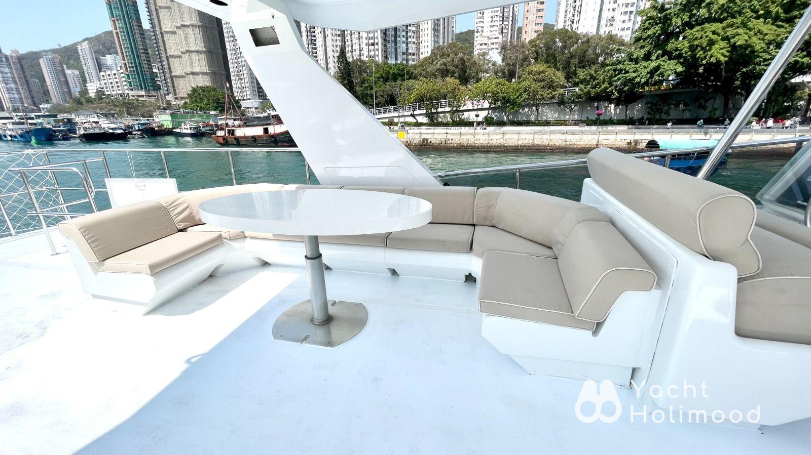 AZ01 City Night charter Luxury Yacht 4