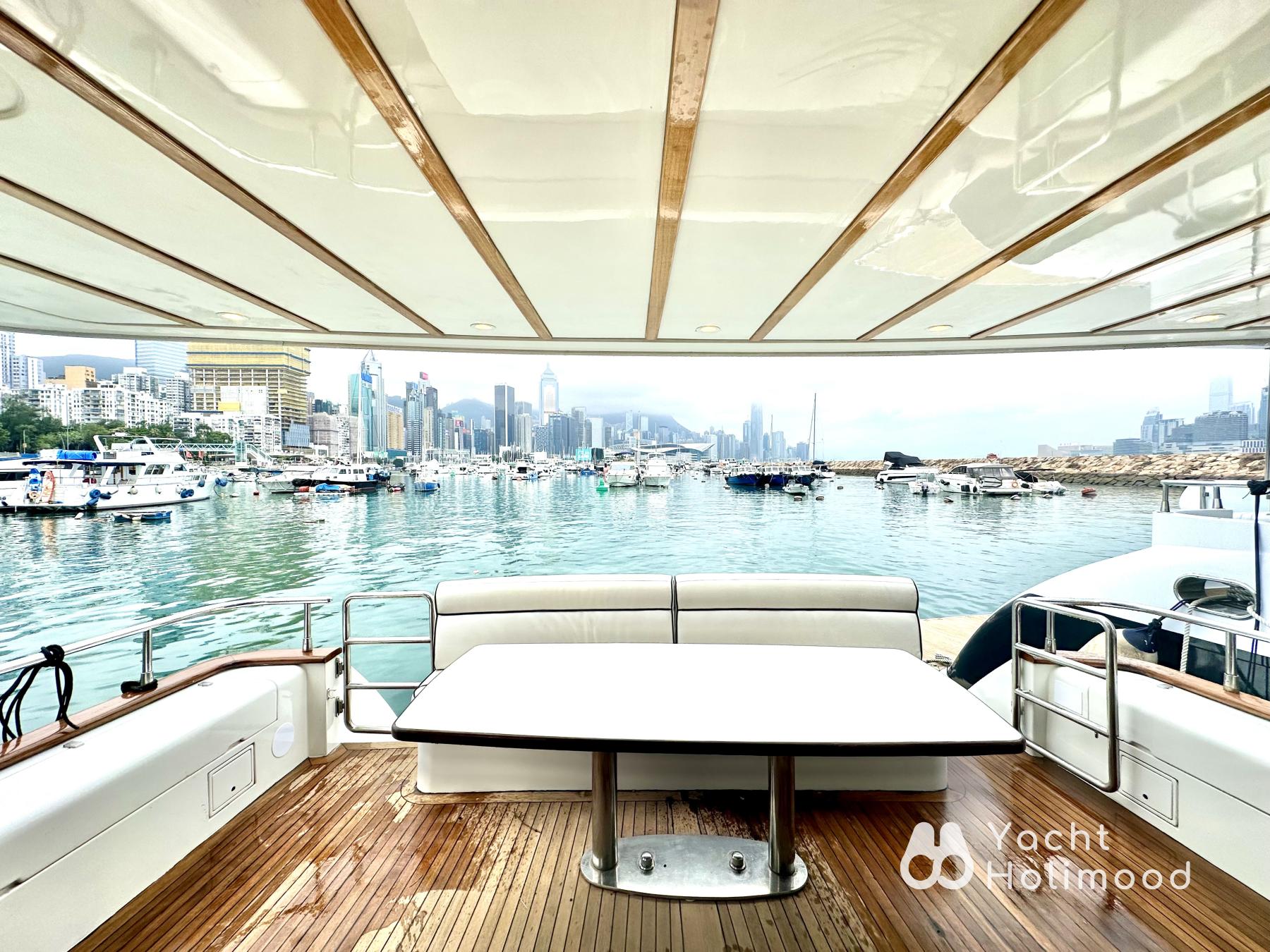 SL05 Luxury Yacht Night Charter 20