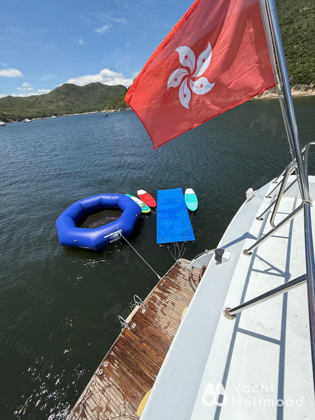 LE02 All-Inclusive Water Activity Yacht Party Package (Inc. Floating mattress  5M Water Trampoline, and more) 26
