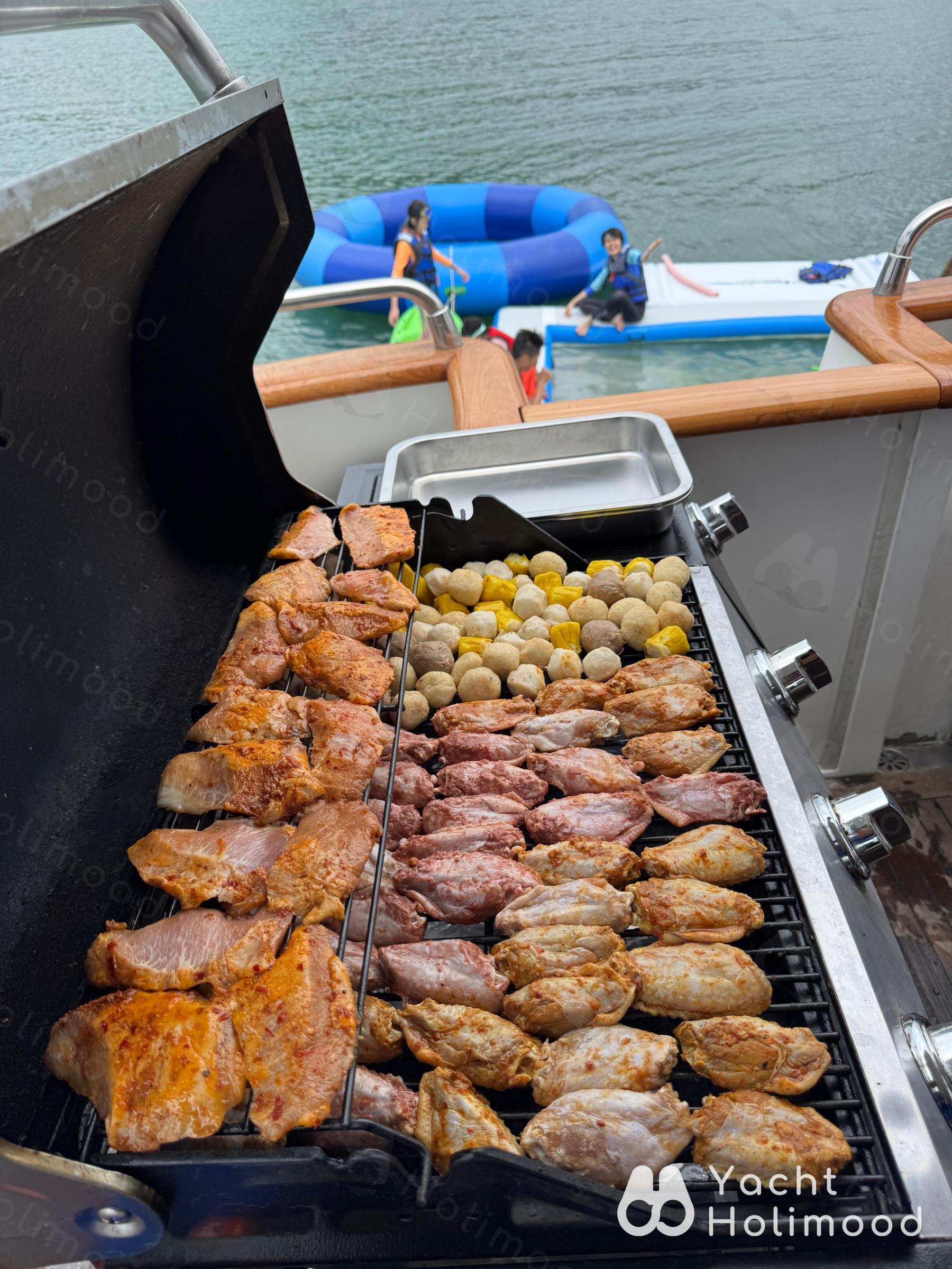 ES01 西貢日間82呎豪華遊艇遊船河【包含午餐、燒烤BBQ及多款免費水上玩具】 14