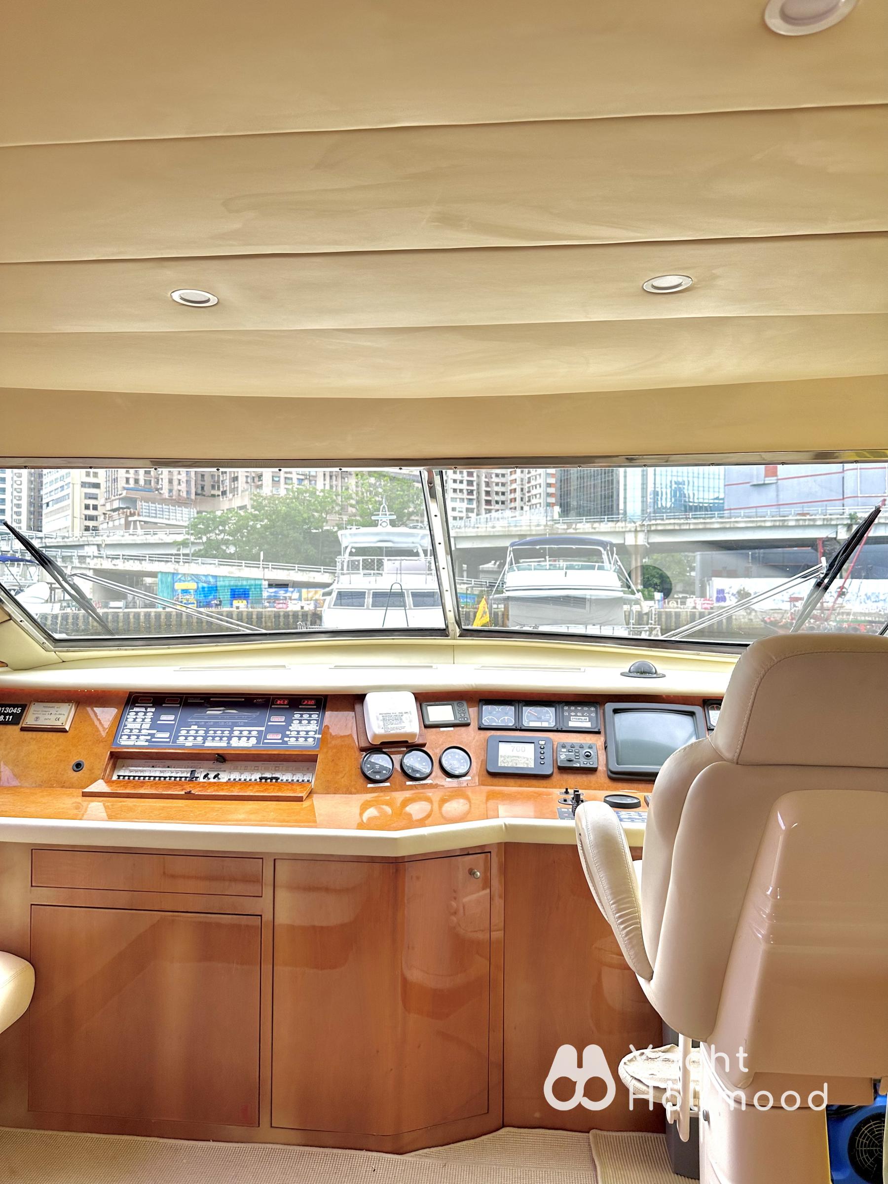 SL05 Luxury Yacht Night Charter 18