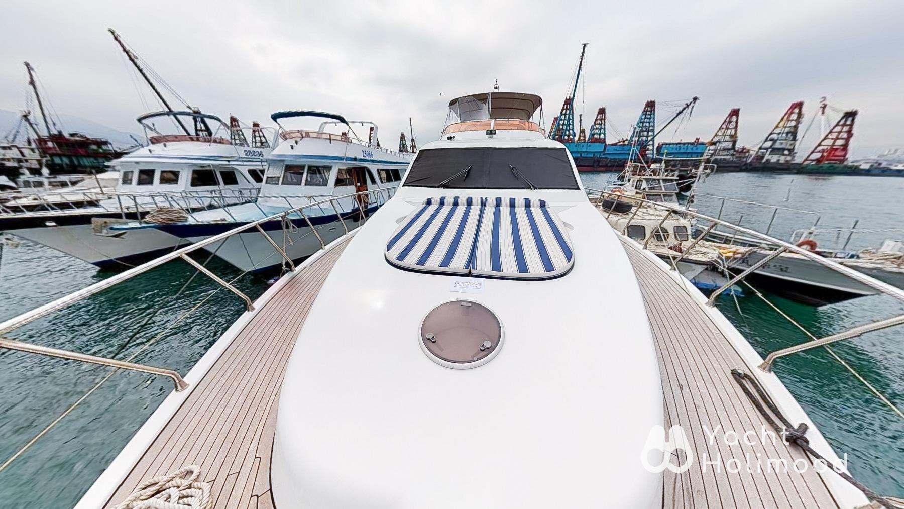 CP04 [王牌系列] 豪華西式遊艇全包限定套餐 (到會, 飲品, 水上彈床及浮毯) 低至$599/位起 5