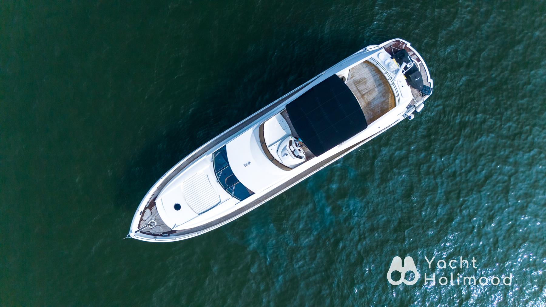 SL06 Luxury British Yacht Tailor Made Charter (6 hr up)  4