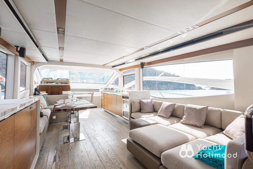 AM02 NUMARINE 62 FLY 4-hour rental | large saloon | outdoor cinema 5