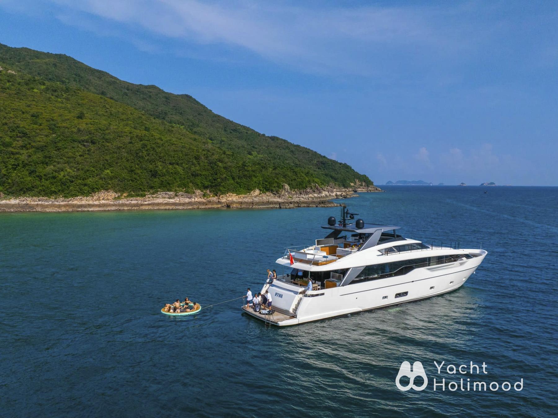 SI06 Tailored 4-Hour Extravagant Yacht Tour  2