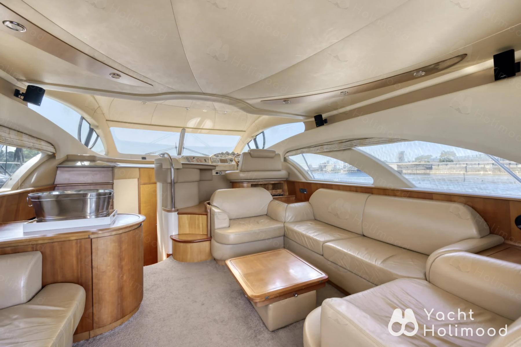 MT04 3 Hour Yacht Charter 7