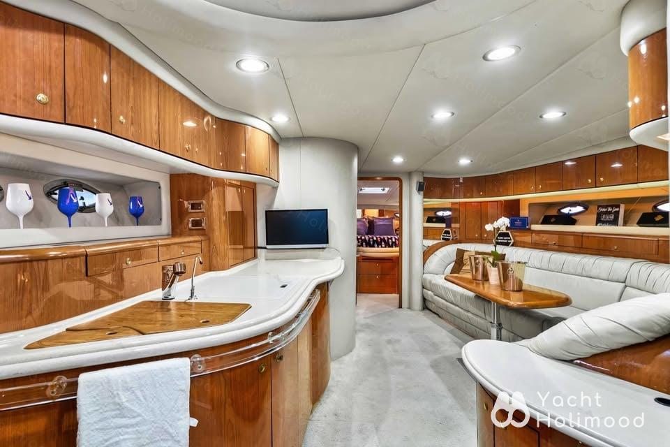 TR02 3 Hour Yacht Charter 5