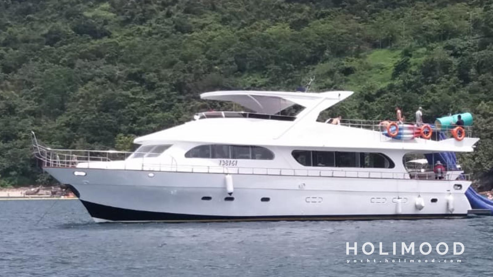 HF03 Day Charter Cruiser 1