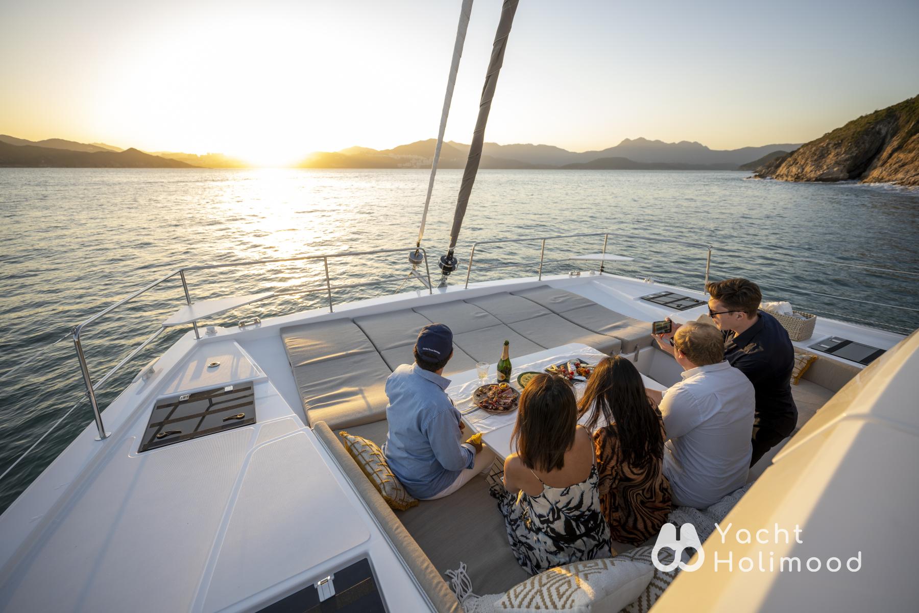 AM04 Luxurious customized catamaran Bali 4.8 - Happy Fifty - 8-hour charter experience  13