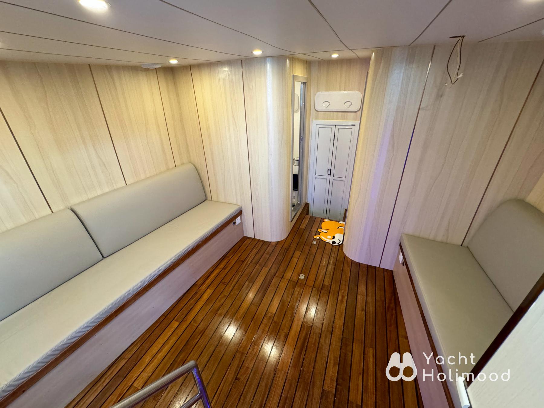 OK01 Open-Kitchen Yacht 8 Hour Charter  11