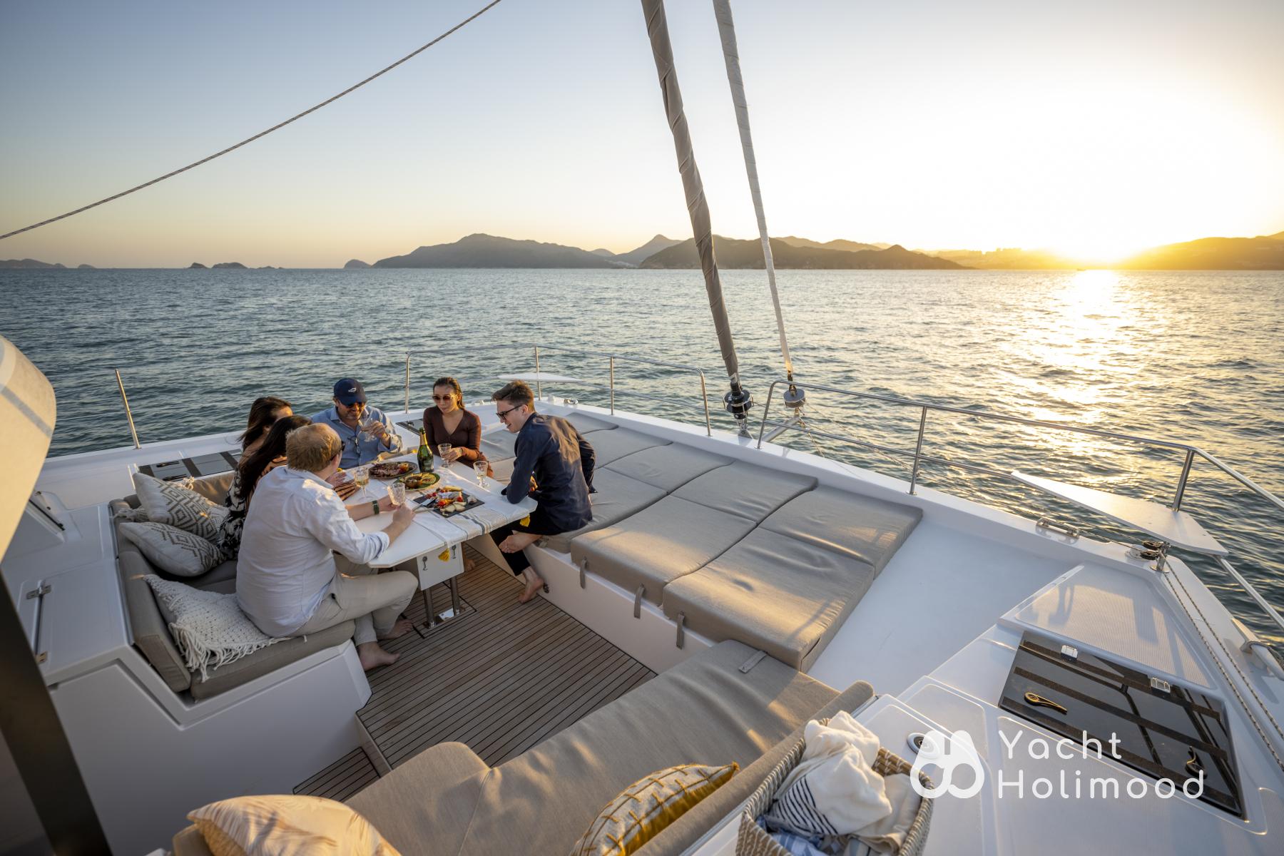 AM04 Luxurious customized catamaran Bali 4.8 - Happy Fifty - 8-hour charter experience  12