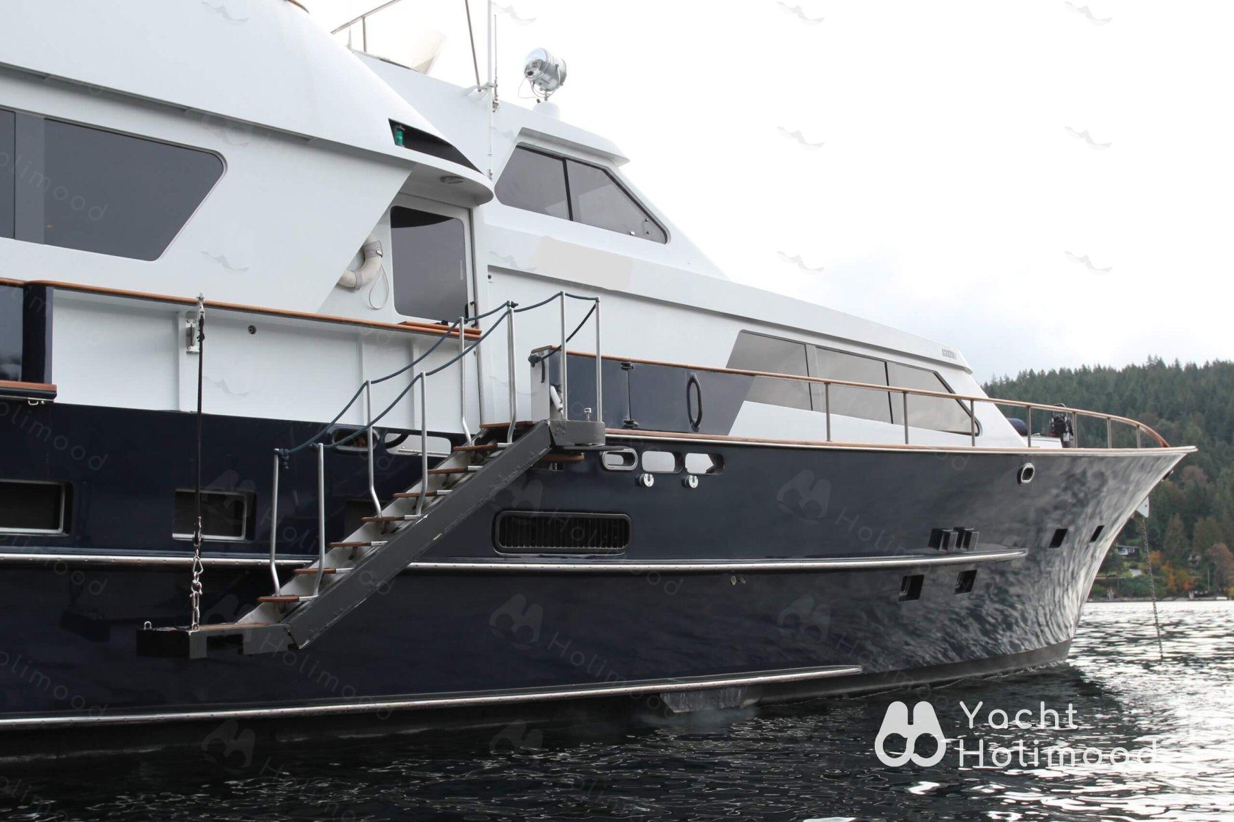 PC02 4 Hour Yacht Charter 5