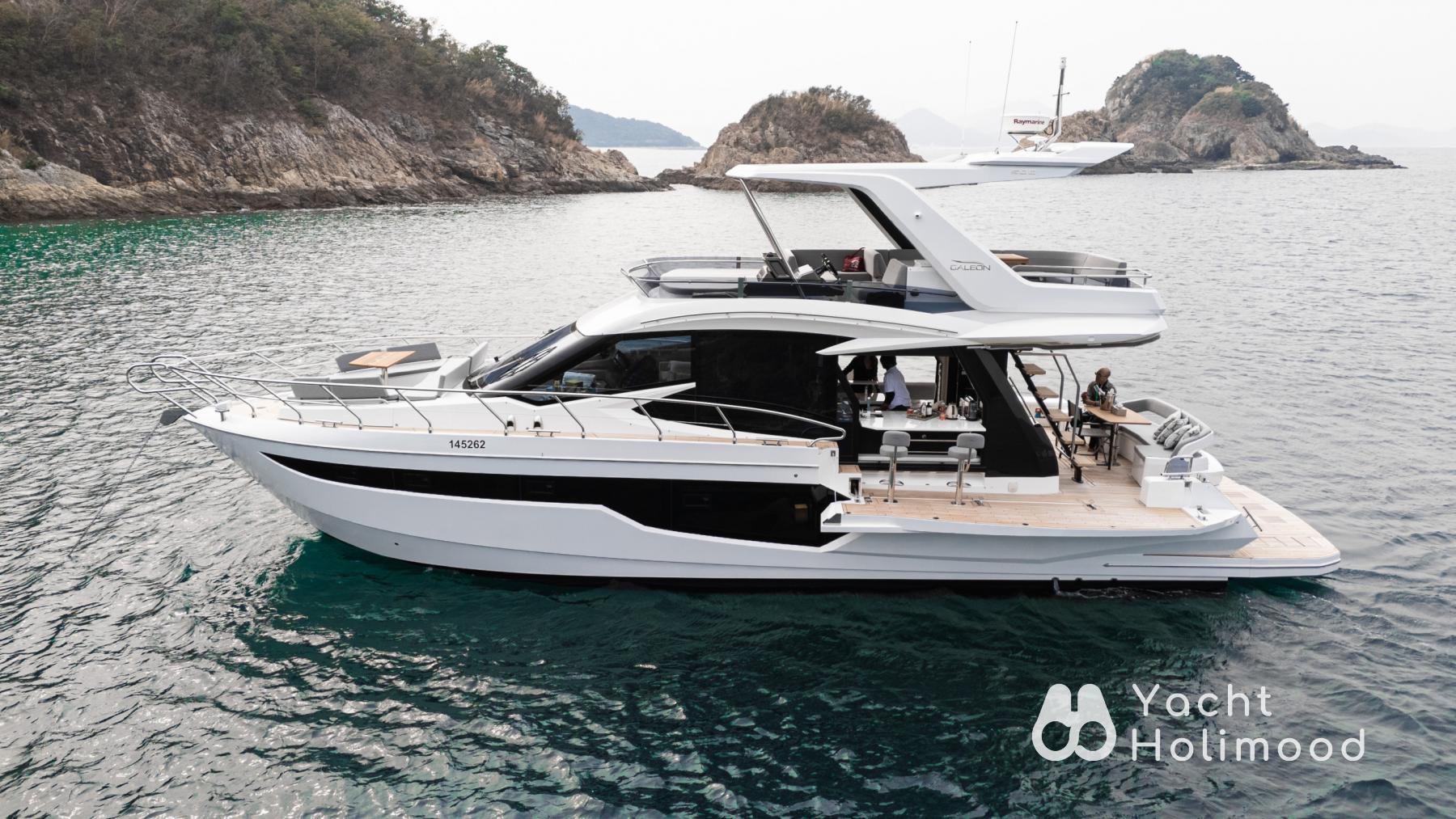 AM06 GALEON 500 FLY 8-hour Experience | Exclusive Beach Mode with Expanded Deck | Elegant Interior Design 3