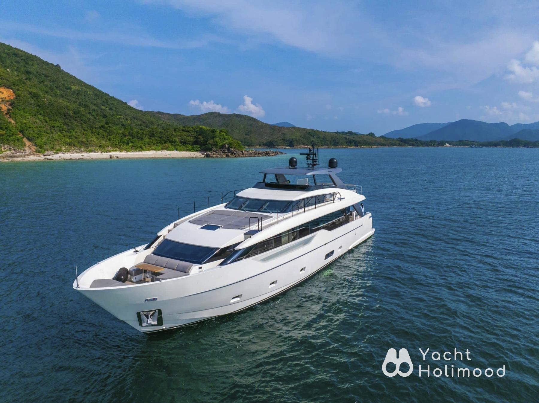 SI06 Tailored 4-Hour Extravagant Yacht Tour  1