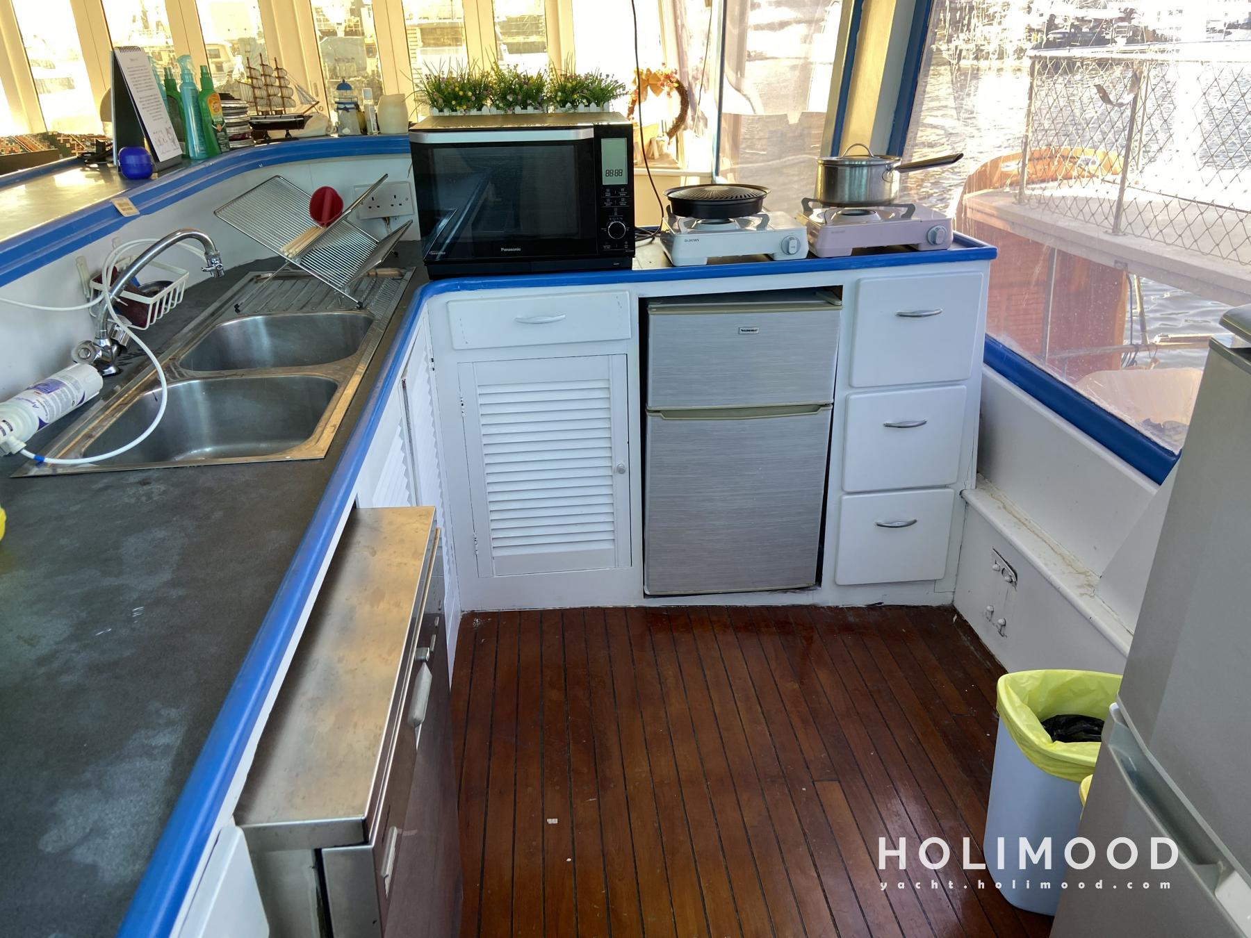 JR02 Kwun Tong 8-Hour Houseboat Party Room Pkg. (Board Game & Shuttle) 8