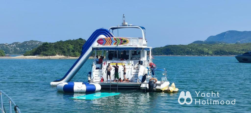HI03 66 Ft' Sai Kung Junk Boat Day Charter with Various Water Toys 11