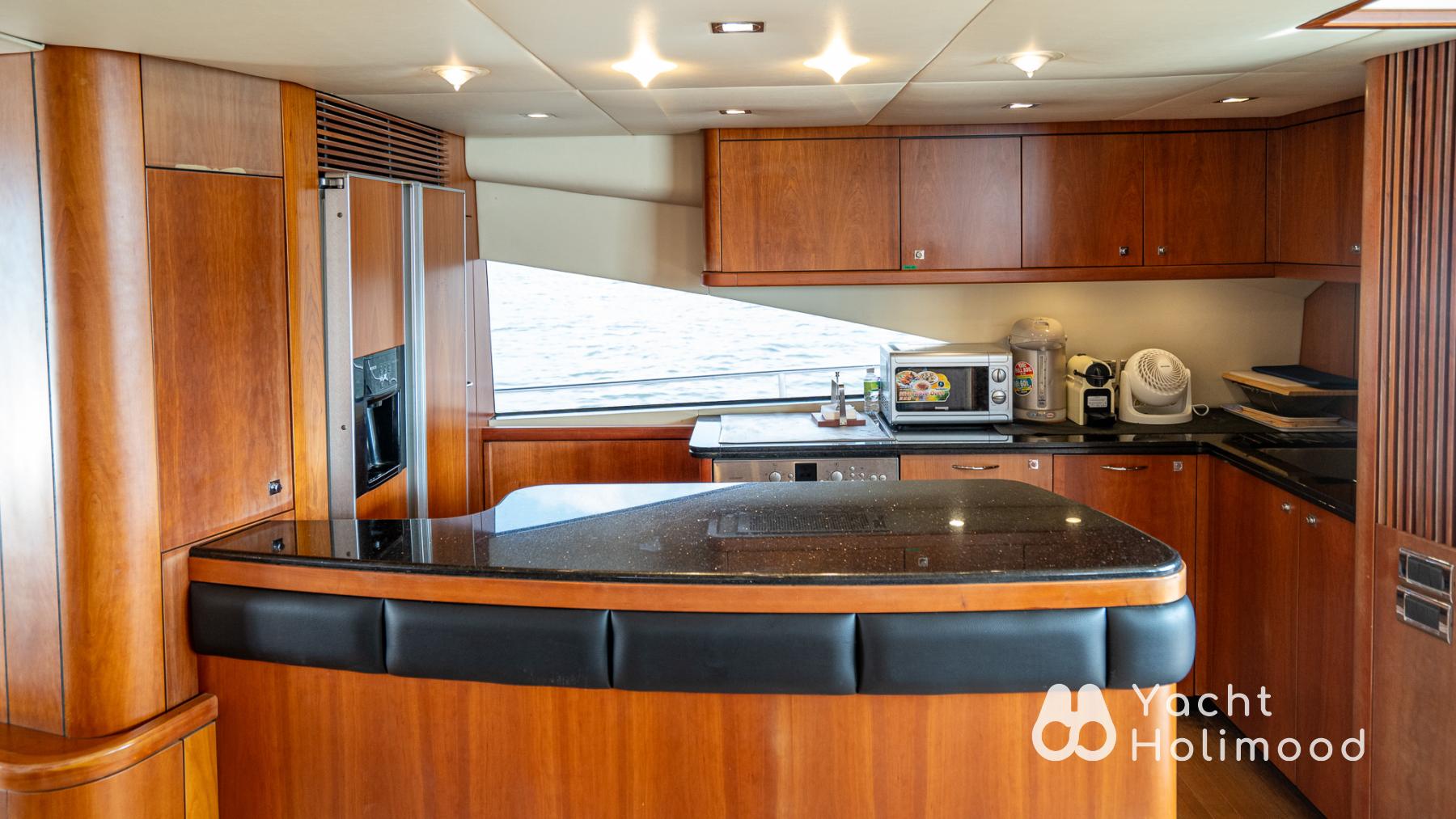 SL06 Luxury British Yacht Tailor Made Charter (6 hr up)  10