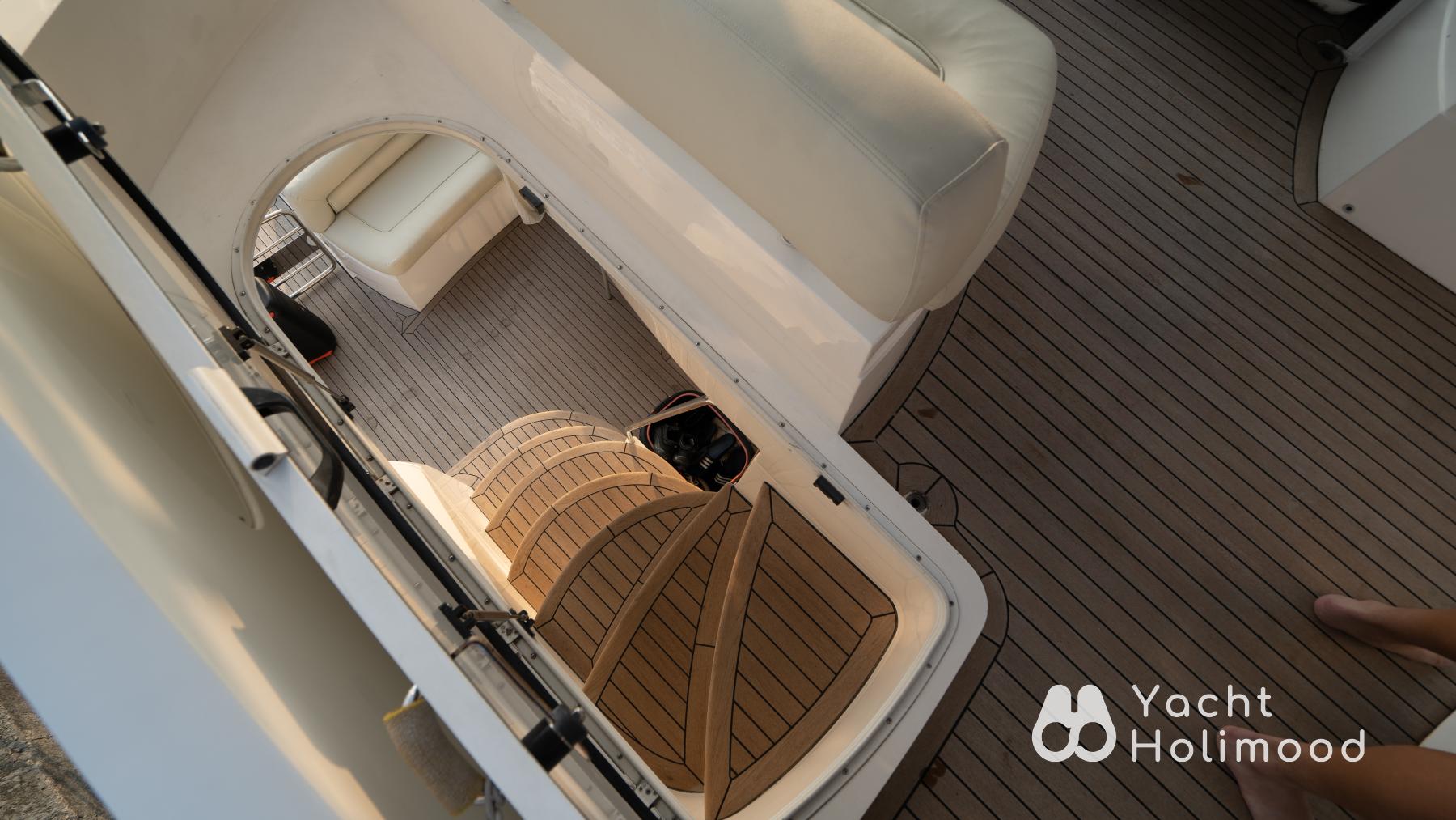 AT01 Luxury Yacht Built In UK, Best Choice for Yachting. ( With Wi-Fi , SUP, Floaties.) 16