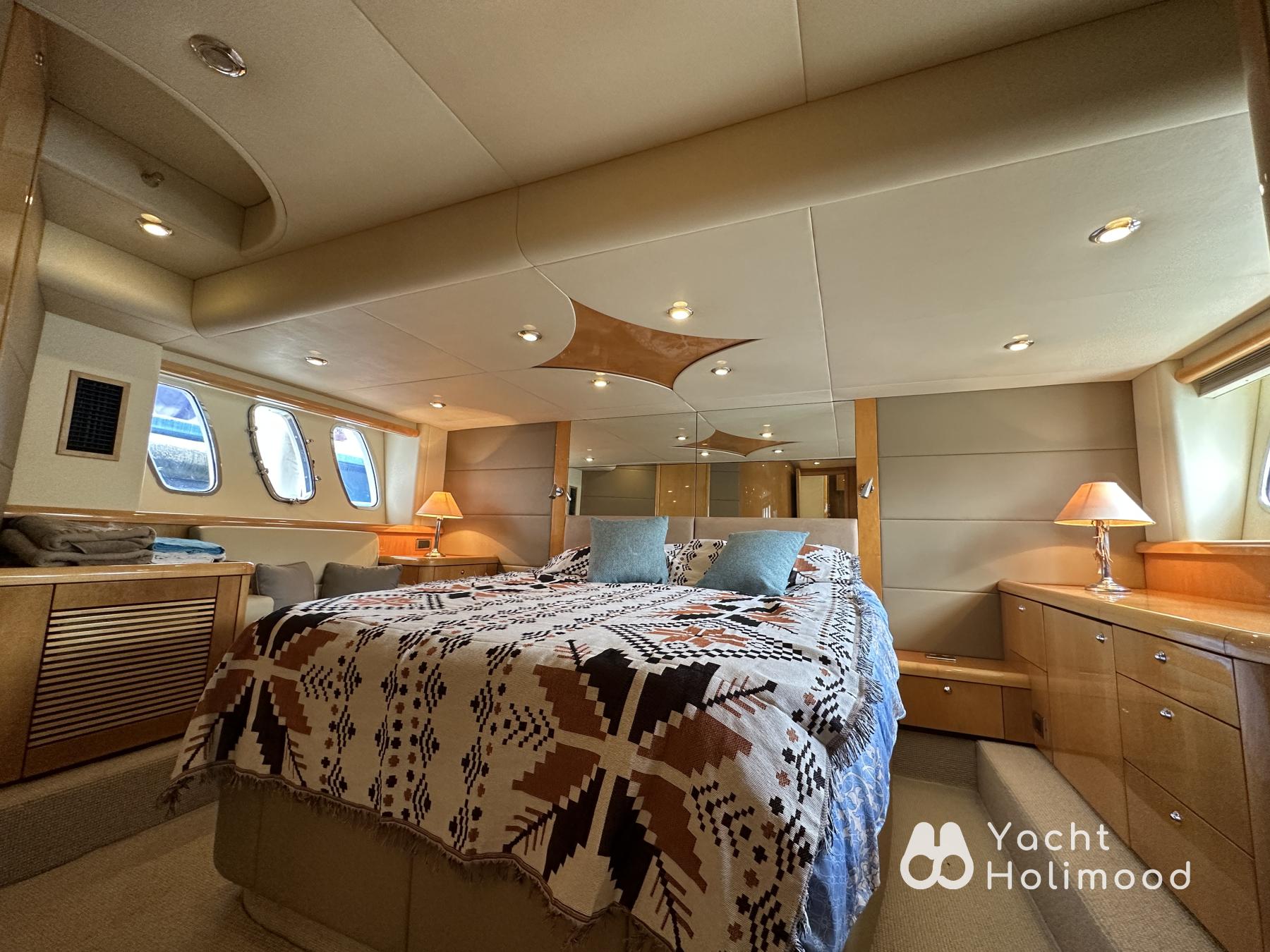 AT01 Luxury Yacht Built In UK, Best Choice for Yachting. ( With Wi-Fi , SUP, Floaties.) 24