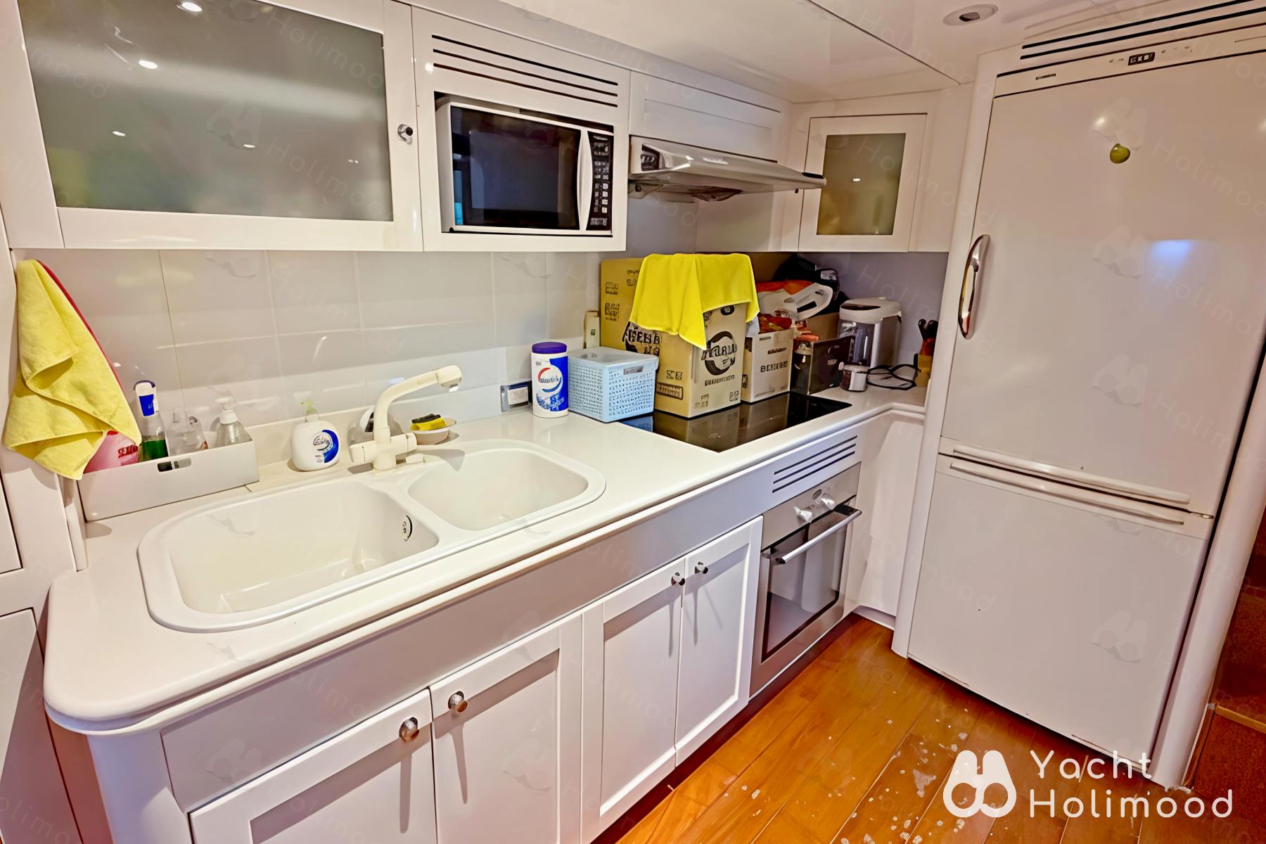 SL10 市區高級西式遊艇晚間4小時 7