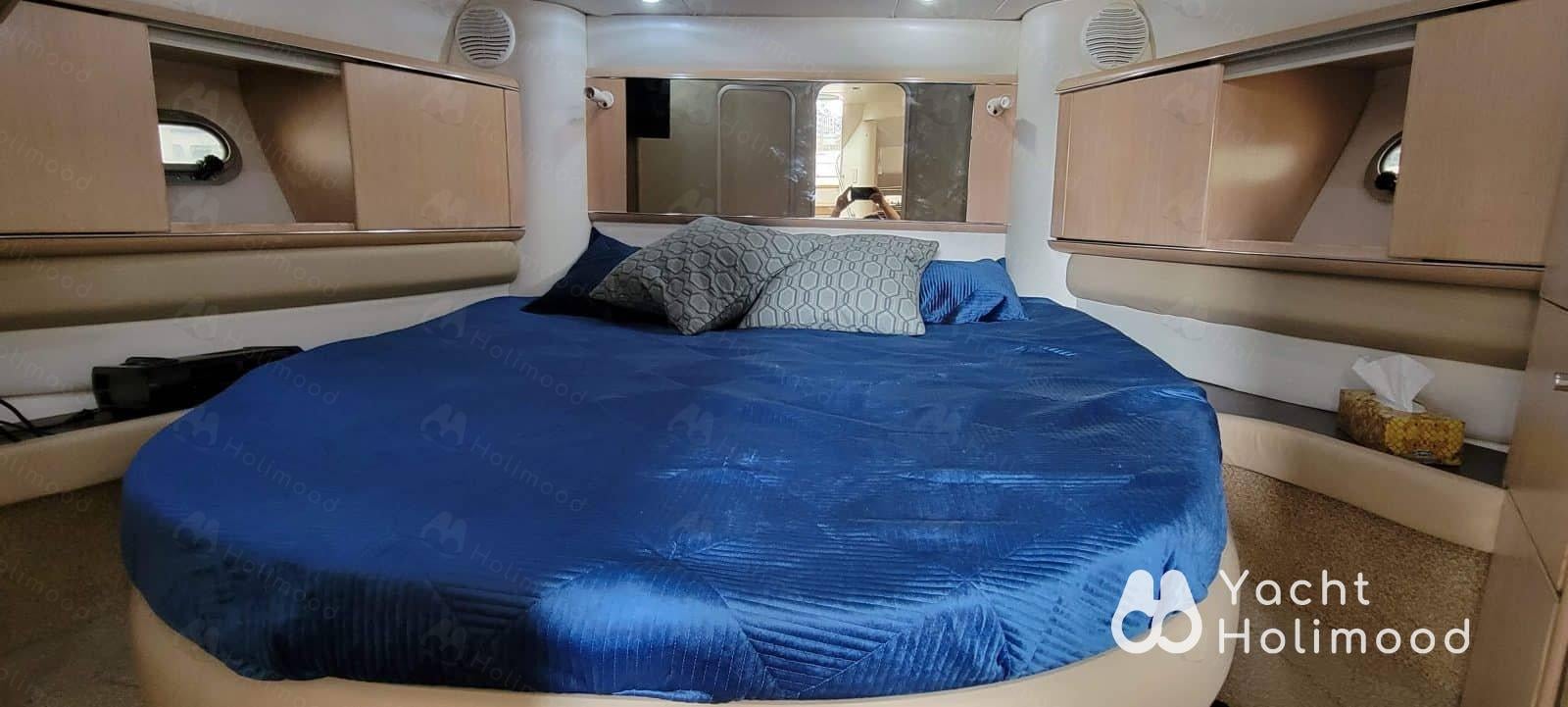 YALLA HABIBI 4 Hour Yacht Charter 4