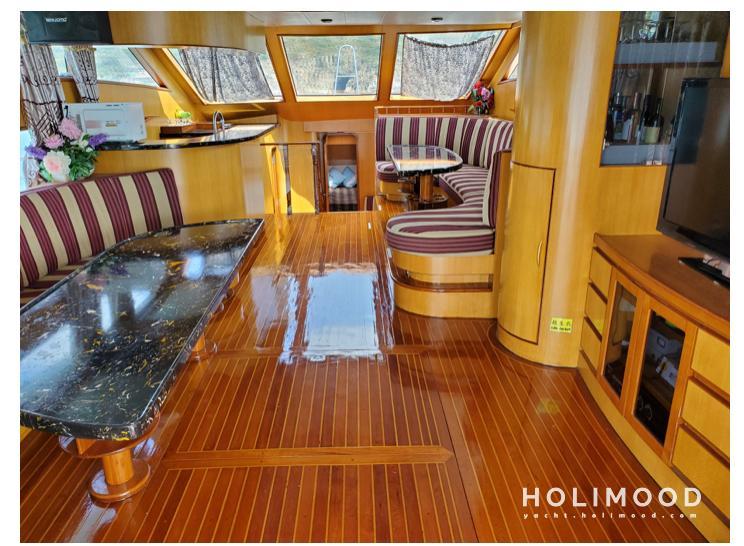 IE02 Luxury Cruiser Day Charter (Outdoor Sofa Area & Swimming Pool Options Available) 4