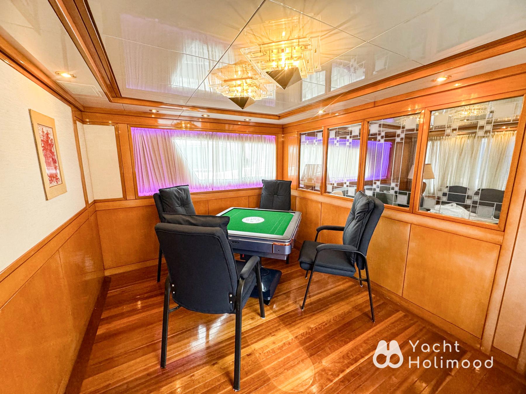 ES01 Sai Kung Daytime 82ft Italian Luxury Boat House [Lunch, water toys] all inclusive Various entertainment facilities on board 7