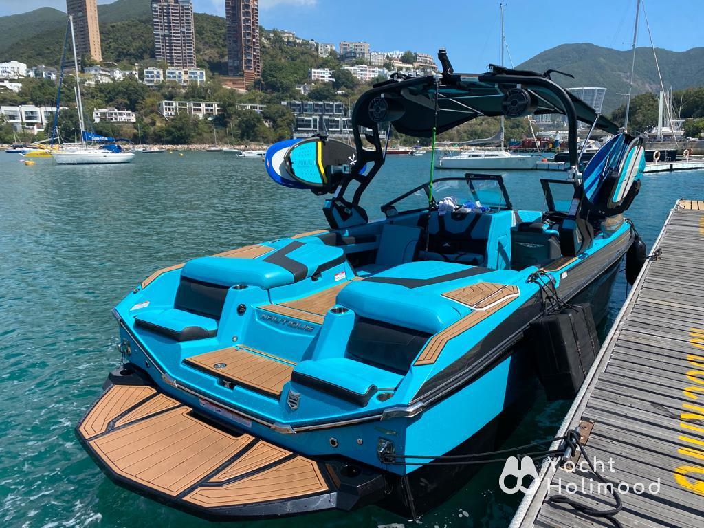 LE05 Southern District Repulse Bay, Deep Water Bay, Lamma Island - Brand Speedboat for Wakesurf, available for following yacht for parties  3