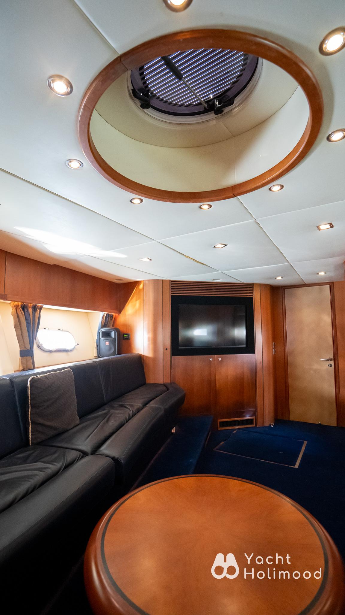 SL06 Luxury British Yacht Tailor Made Charter (6 hr up)  26