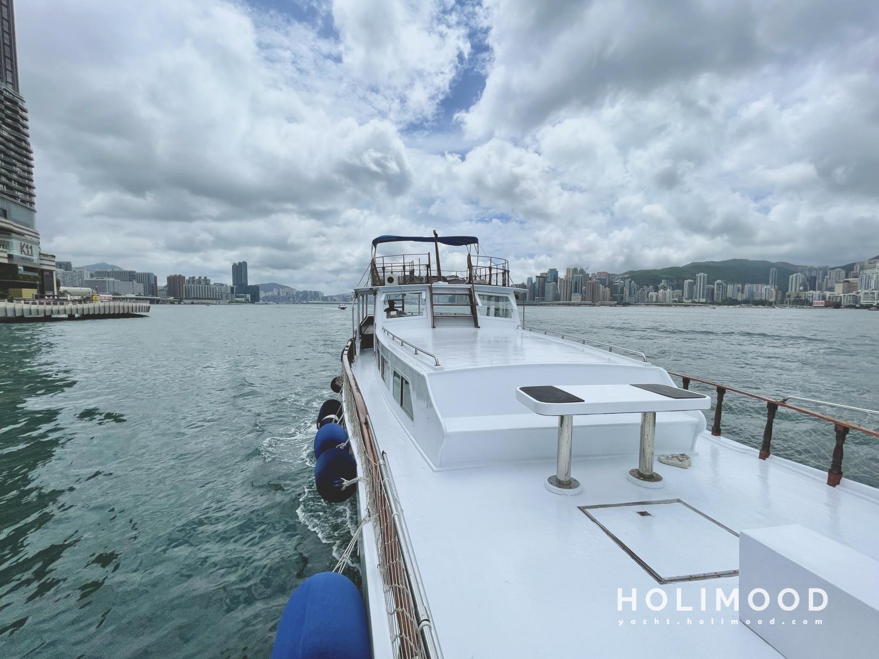 LT01 Pick up & drop off at Victoria Harbour , Spacious, from $428/ppl Boat Party All Inclusive Package (recommended for weekdays) 19