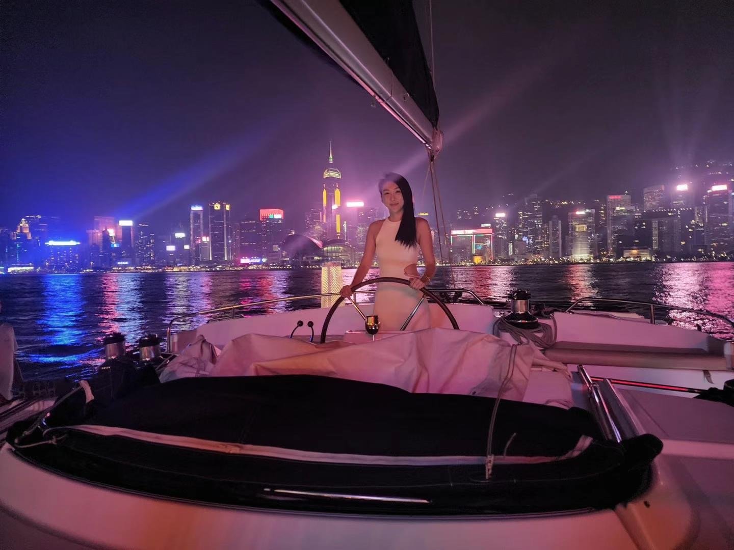 AY11 Midsummer Night Offer - 2-4 Hour Victoria Harbour Catamaran Cruise 14