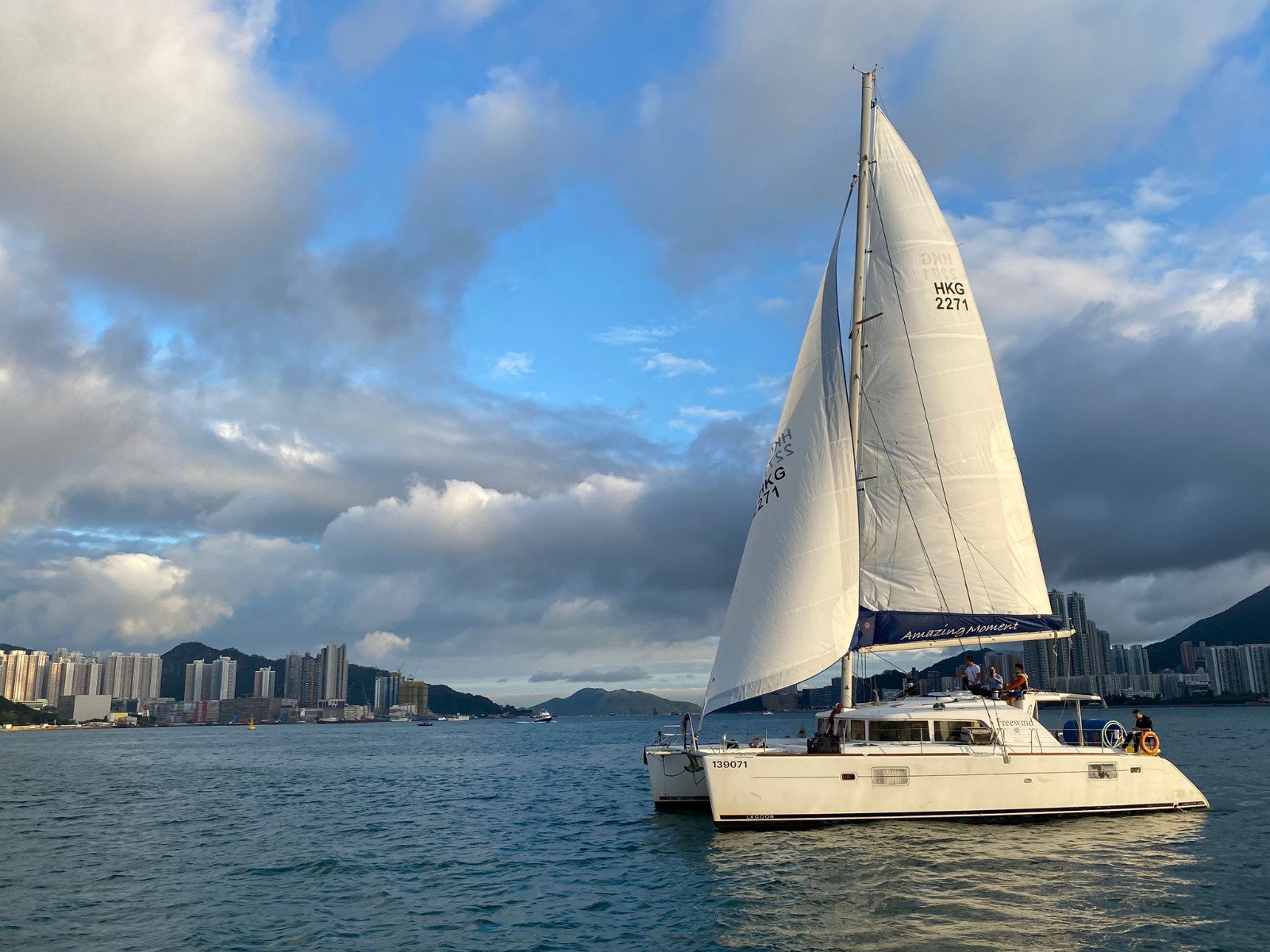 AY11 Midsummer Night Offer - 2-4 Hour Victoria Harbour Catamaran Cruise 1